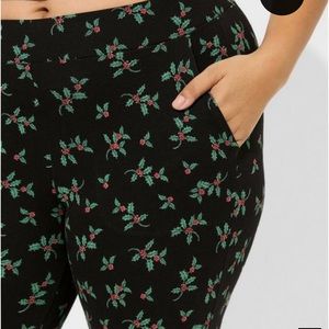 Torrid size 3 holly print leggings